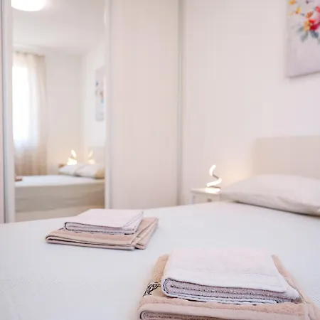 Lorenzo Apartment *