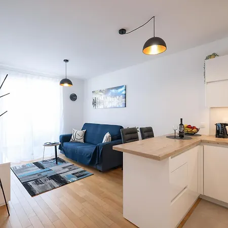 Apartman Lorenzo - Cozy With Balcony & Free Parking Zadar