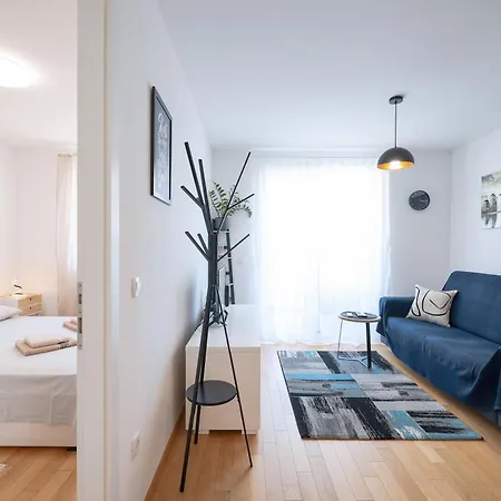Apartman Lorenzo - Cozy With Balcony & Free Parking Zadar