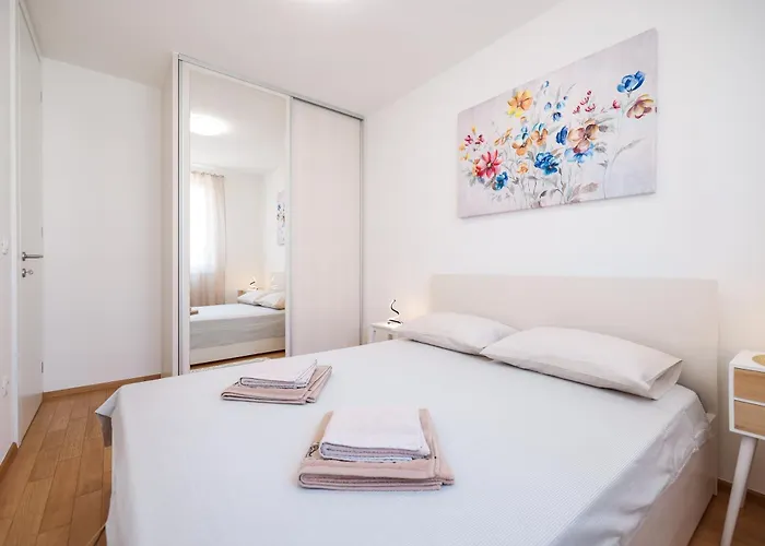 Lorenzo アパート ザダル