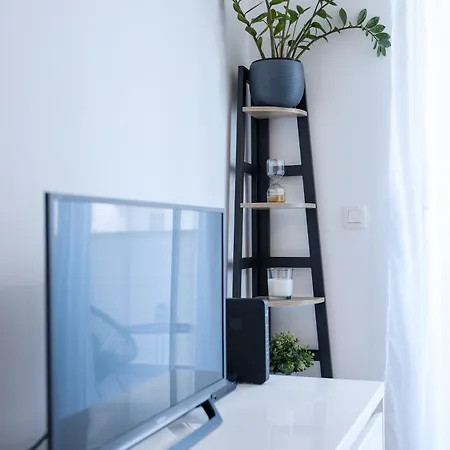 Apartman Lorenzo - Cozy With Balcony & Free Parking Zára